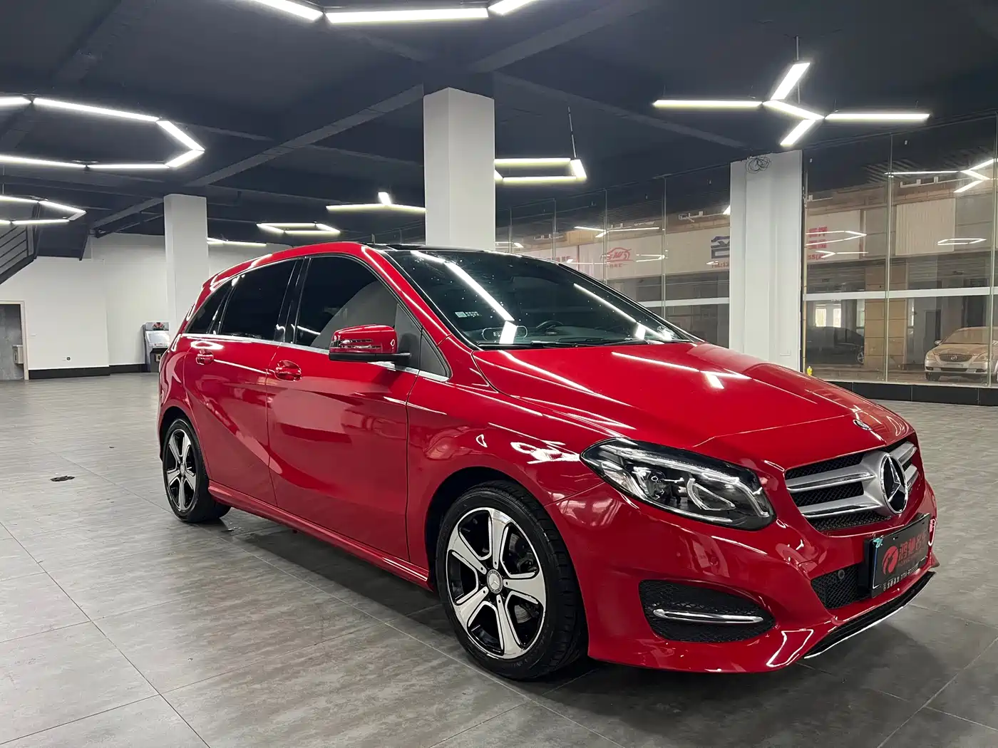 Mercedes-Benz B-Class 2016 B 200 Collector's Edition фото 3