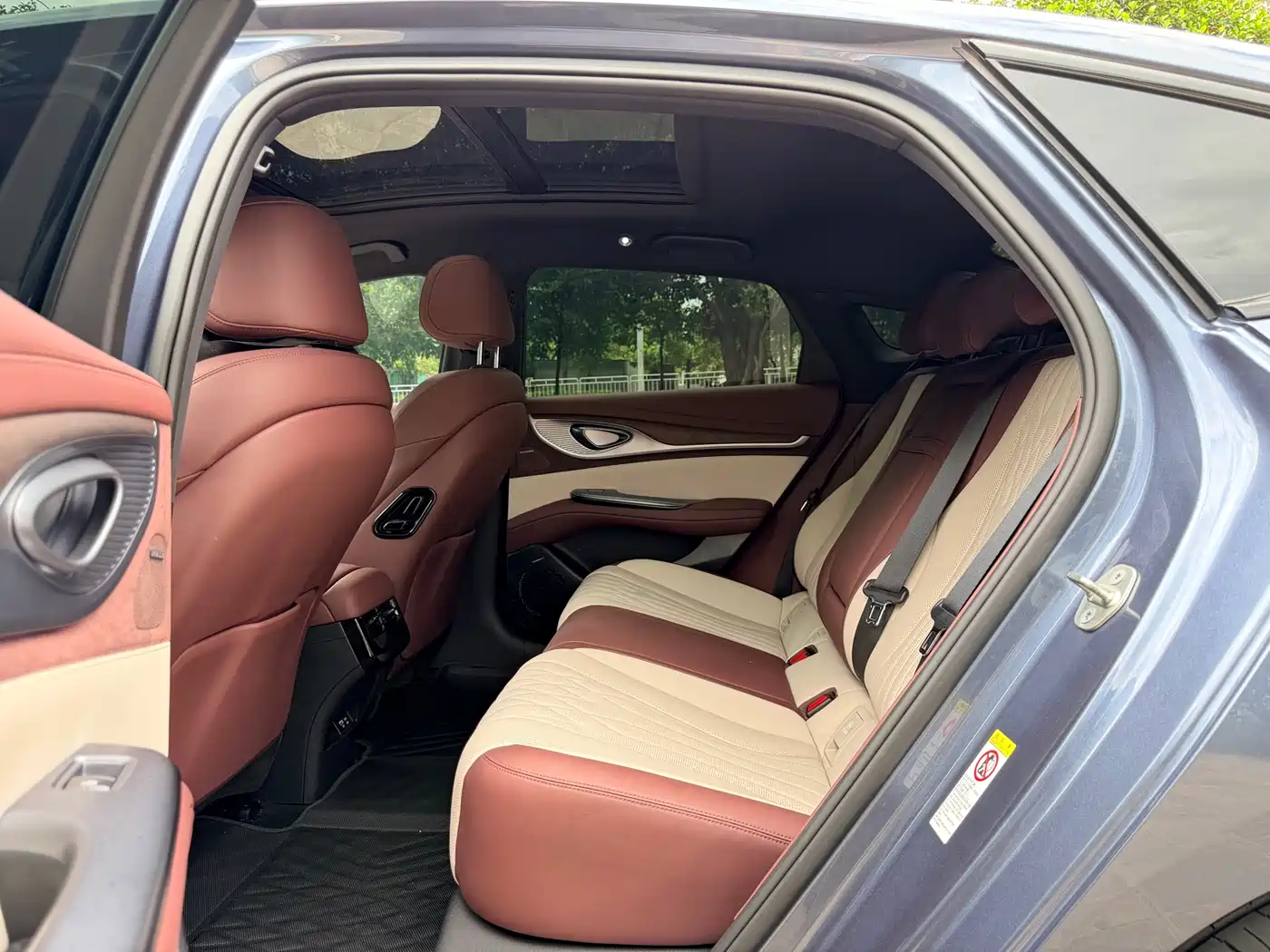 BYD Seal 2023 DM-i 1.5T 121km Flagship фото 8