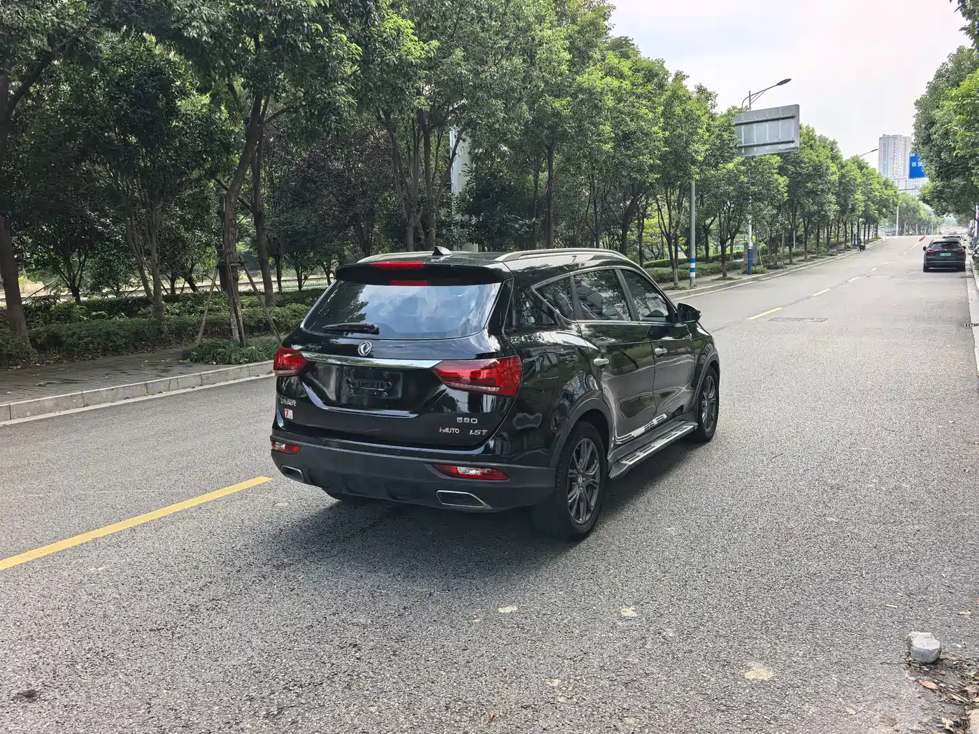 Dongfeng Fengguang Fengguang 580 2018 2017 1.5T CVT Smart Edition
