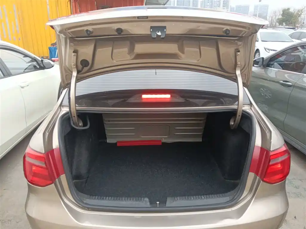 Volkswagen Jetta 2015 Value Edition 1.6L Automatic Fashion фото 15