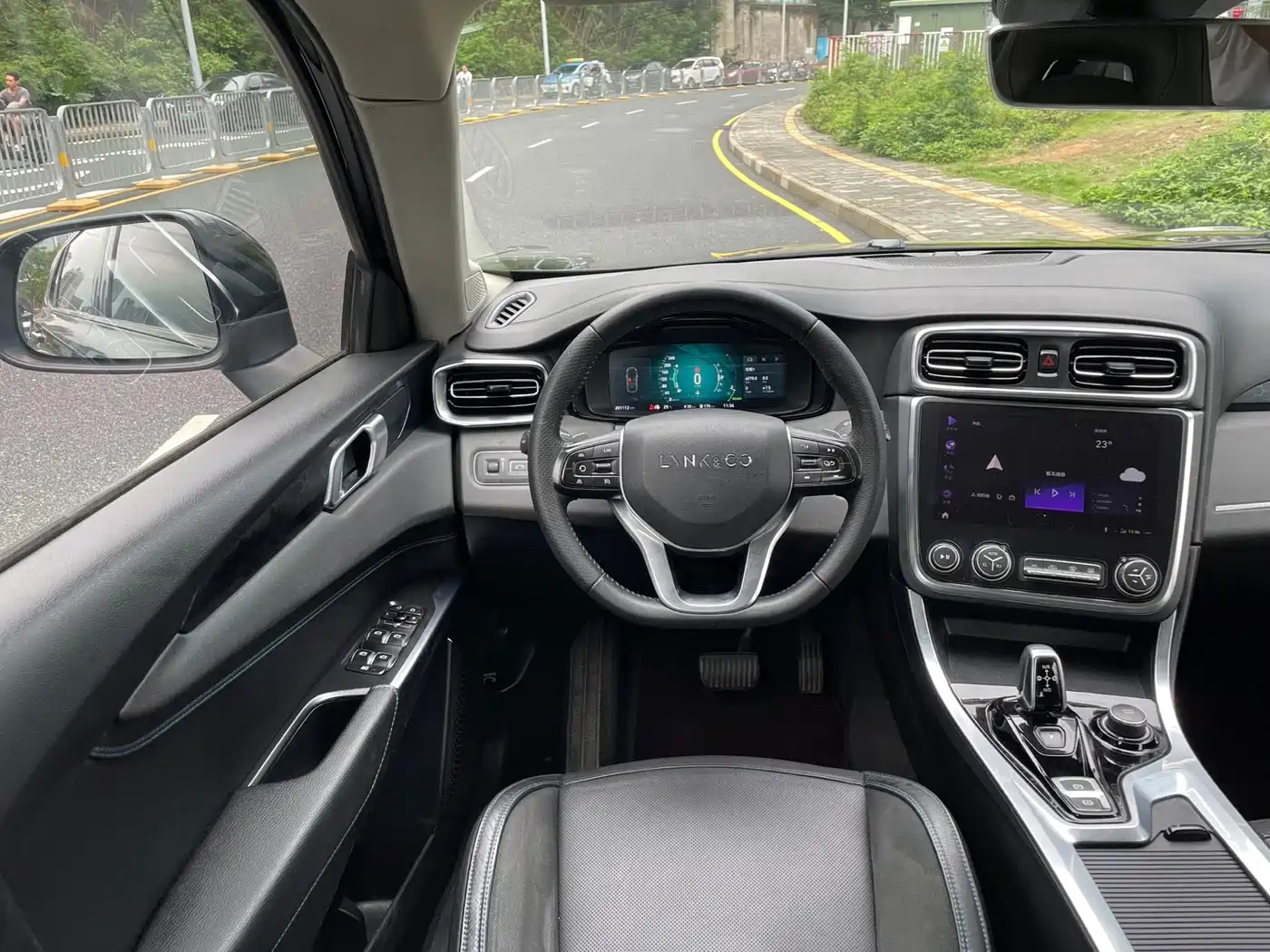 Lynk & Co 01 EM-P 2018 1.5T PHEV Power China V фото 8