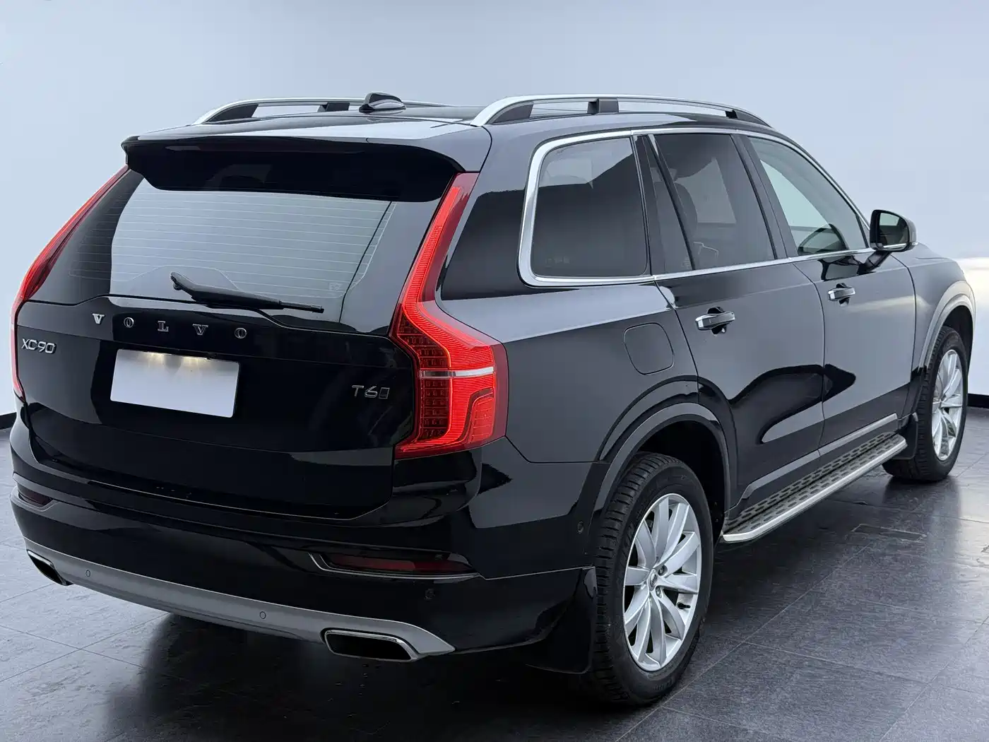 Фото 14 - Volvo XC90