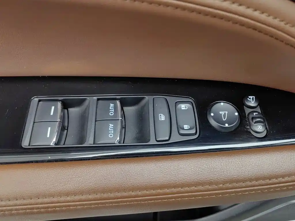 Фото 9 - Honda UR-V