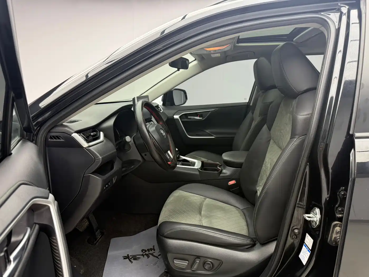 Toyota RAV4 Rongfang 2022 2.0L CVT 4WD Trend Plus Edition фото 7