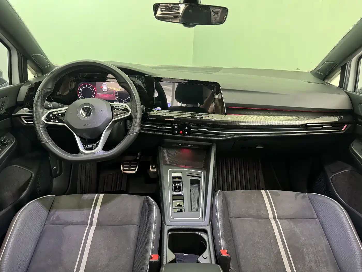 Volkswagen Golf 2023 280TSI DSG R-Line Lite фото 12