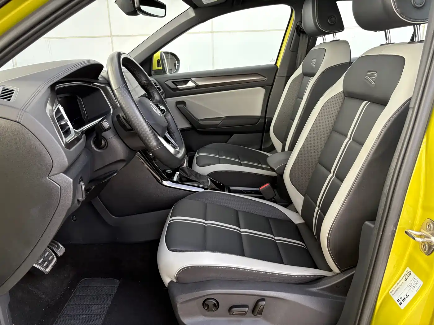 Volkswagen T-ROC 2023 300TSI DSG 2WD Starlight Edition фото 6