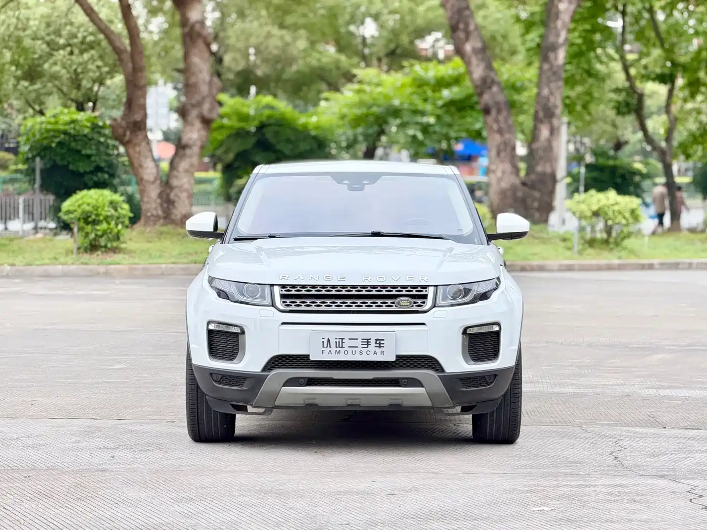 Land Rover Range Rover Evoque 2016 2.0T SE ZhiYao фото 2
