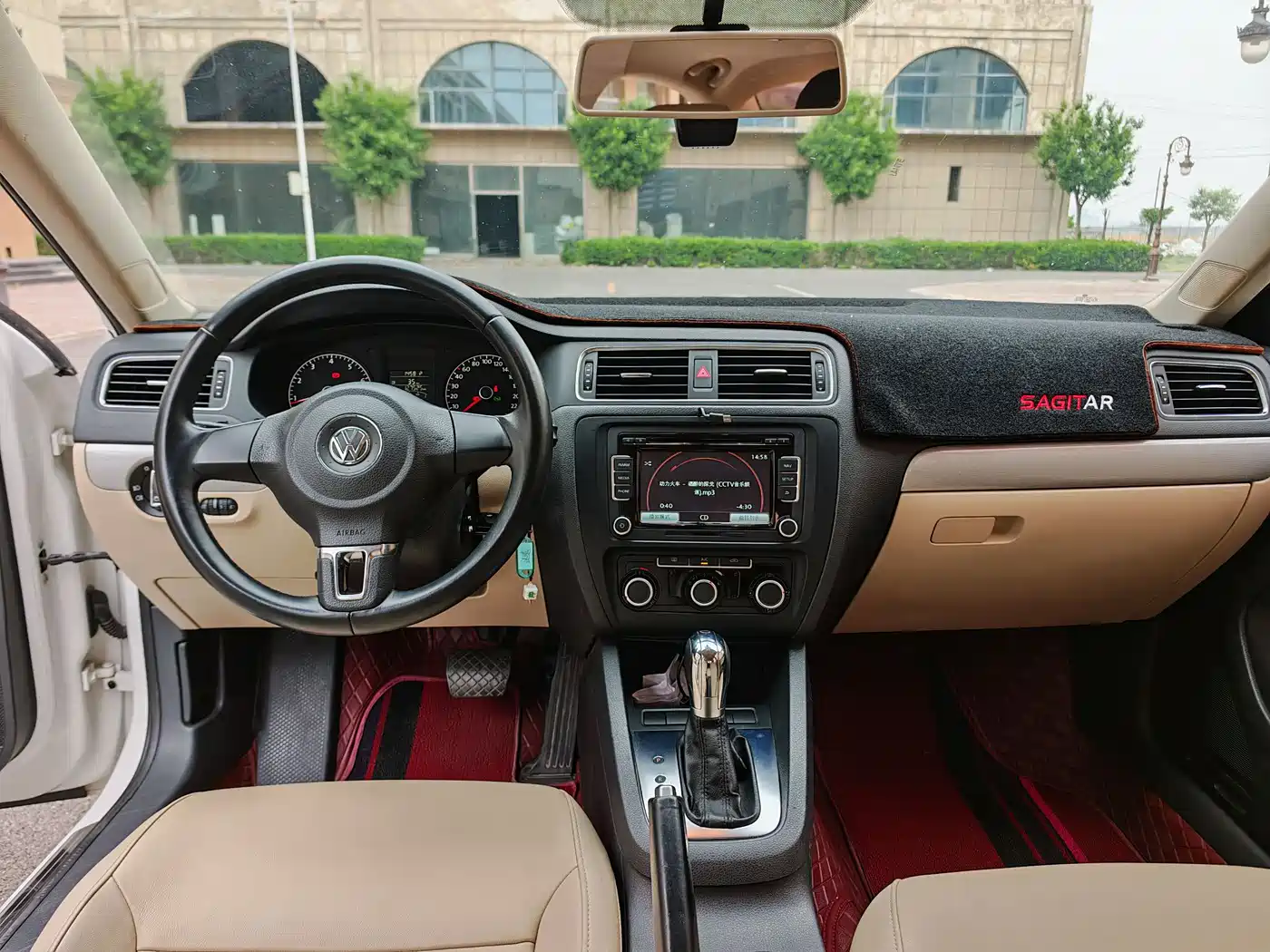 Volkswagen Sagitar 2014 Facelift 1.6L Automatic Comfort фото 10