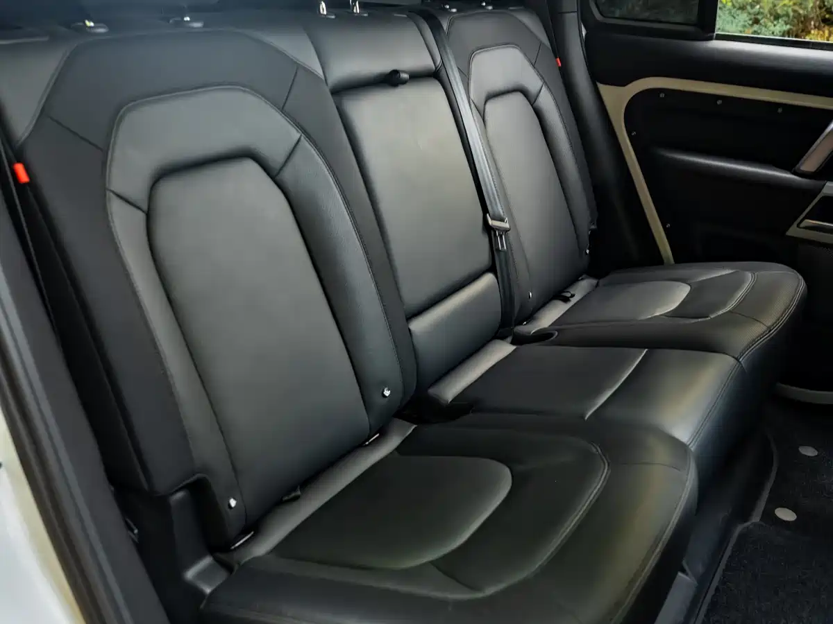 Land Rover Defender 2022 110 P400 X-DYNAMIC HSE фото 7