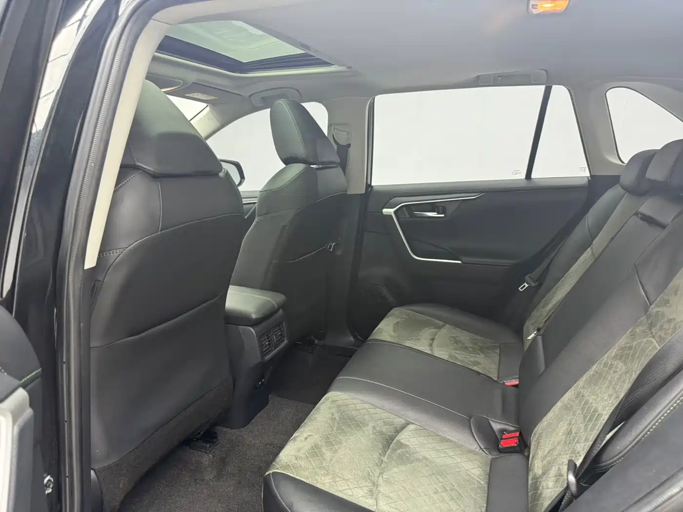 Toyota RAV4 Rongfang 2022 2.0L CVT 4WD Trend Plus Edition фото 10
