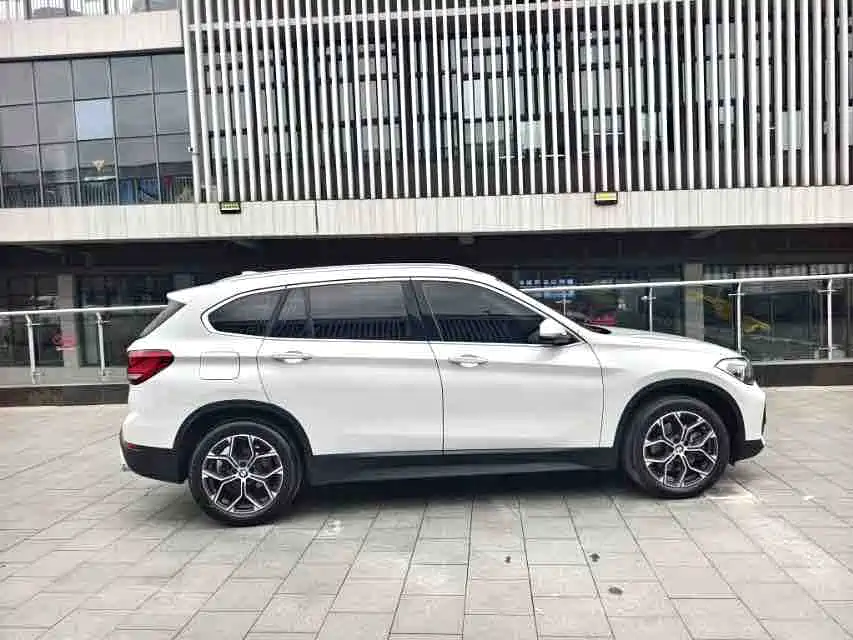 BMW X1 2022 sDrive25Li Leading фото 8