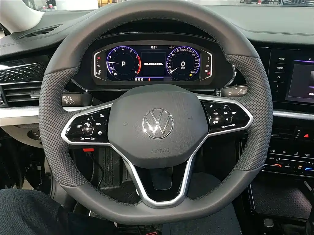 Volkswagen Passat 2024 380TSI Dragon Soaring Edition фото 7