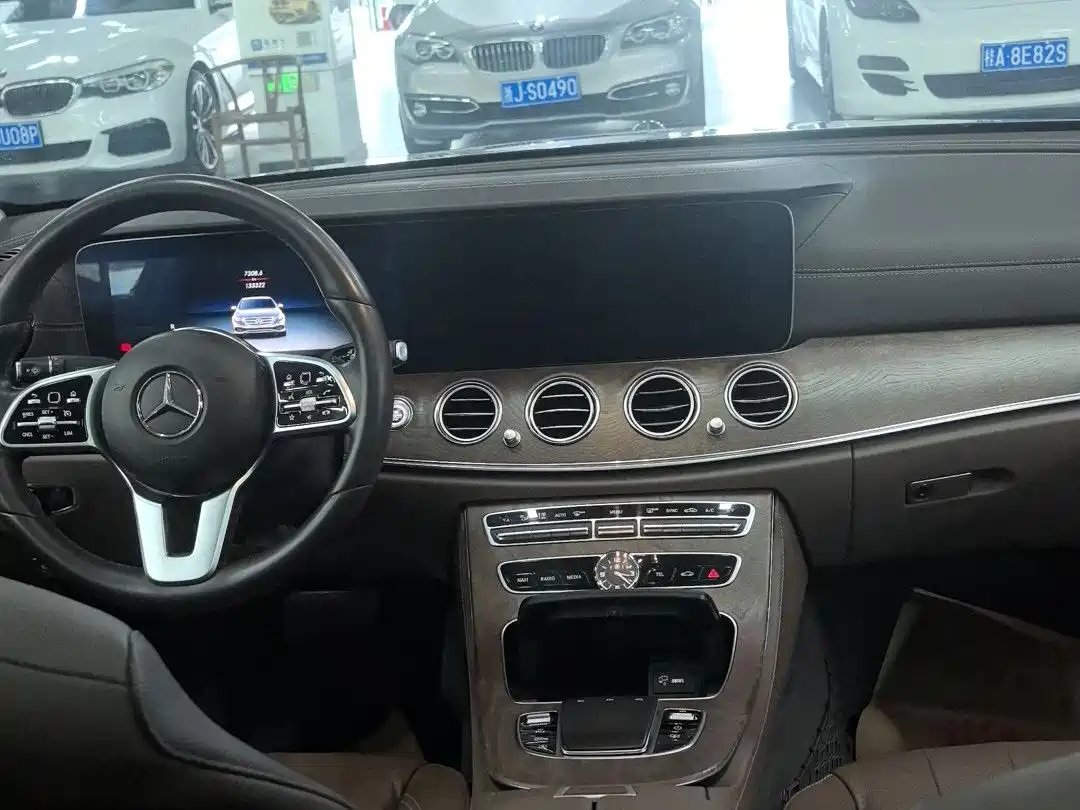 Mercedes-Benz E-Class 2019 E 300 L Luxury фото 10