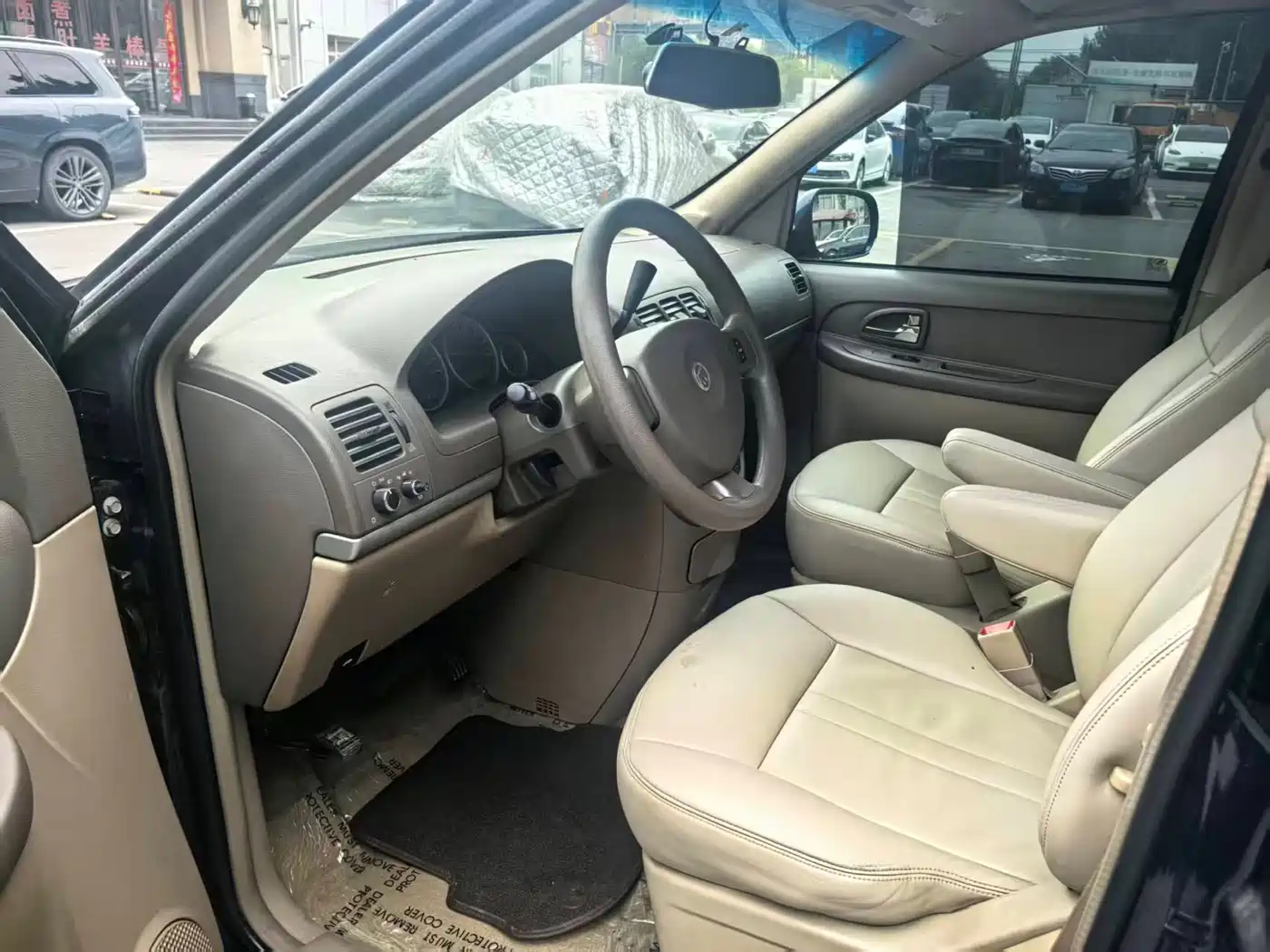 Buick GL8 2011 2.4L CT Comfort Edition фото 12