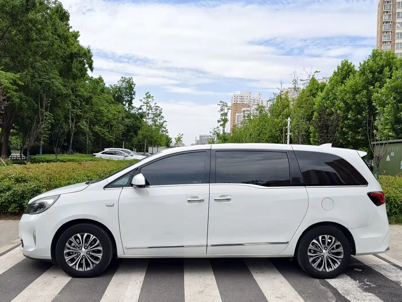 Buick GL8 2021 Land Business Class 652T Luxury фото 5