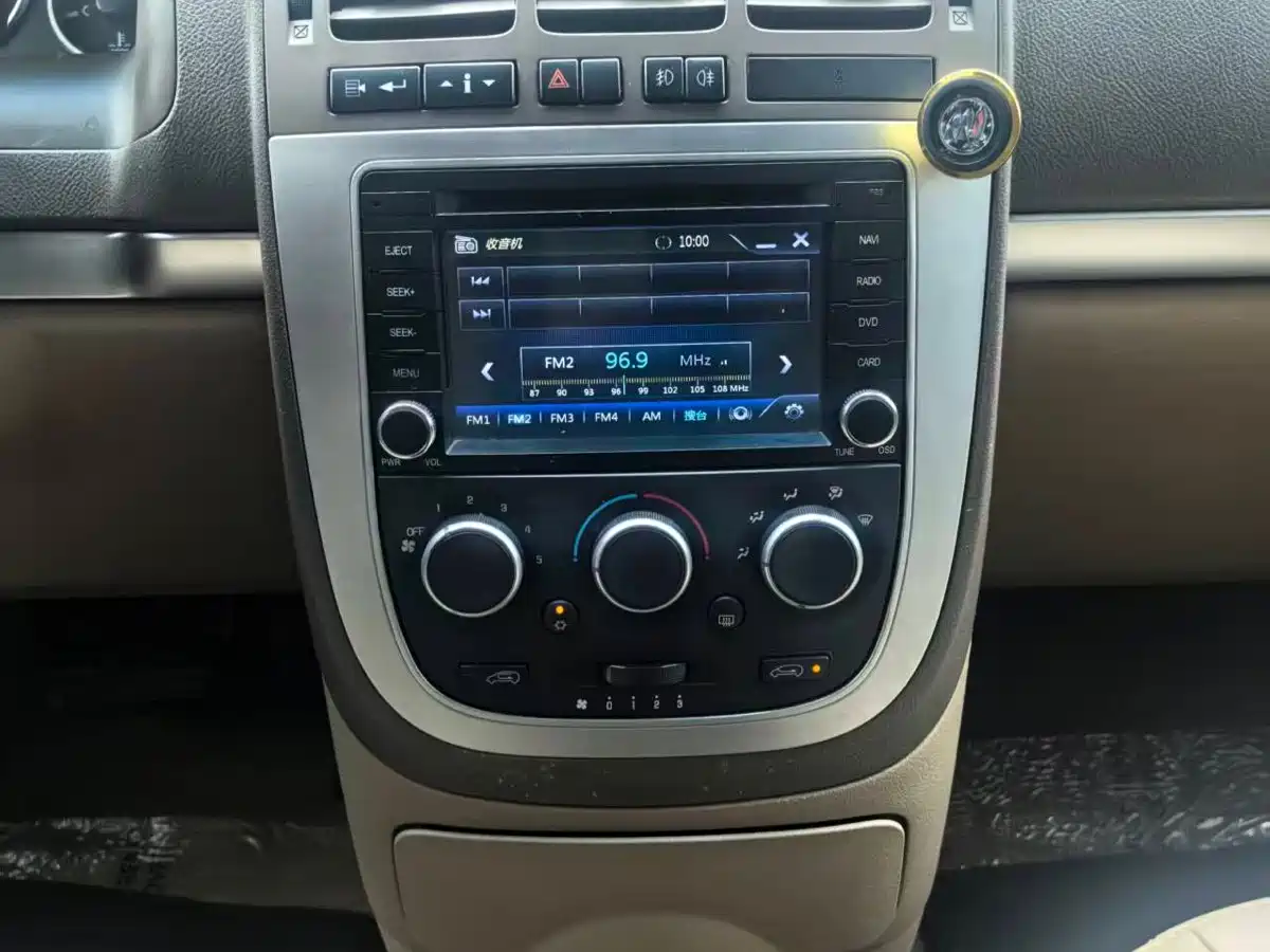 Buick GL8 2011 2.4L CT Comfort Edition фото 22