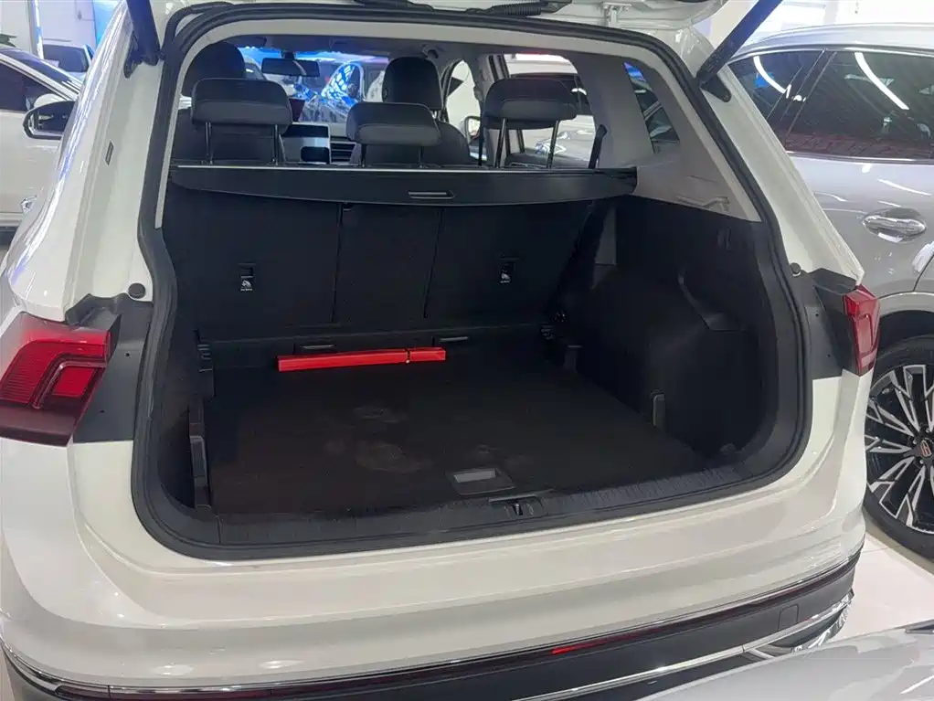 Volkswagen Tiguan L 2022 330TSI Automatic 2WD Smart Edition фото 16
