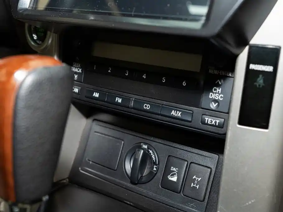 Toyota Prado 2010 4.0L Automatic TX-L фото 15