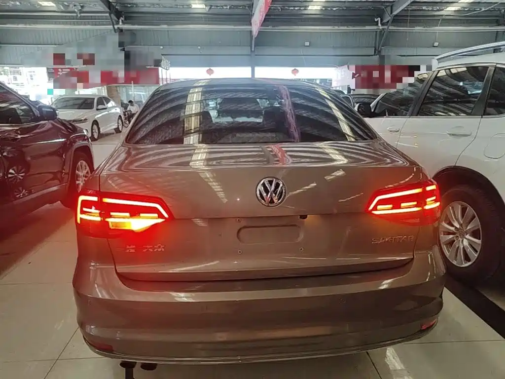 Volkswagen Sagitar 2017 230TSI Automatic Comfort фото 6