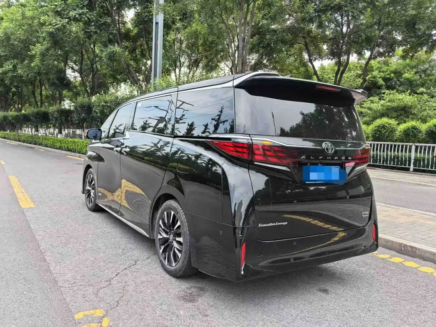 Toyota Alphard 2024 Hybrid 2.5L Prestige Edition фото 5