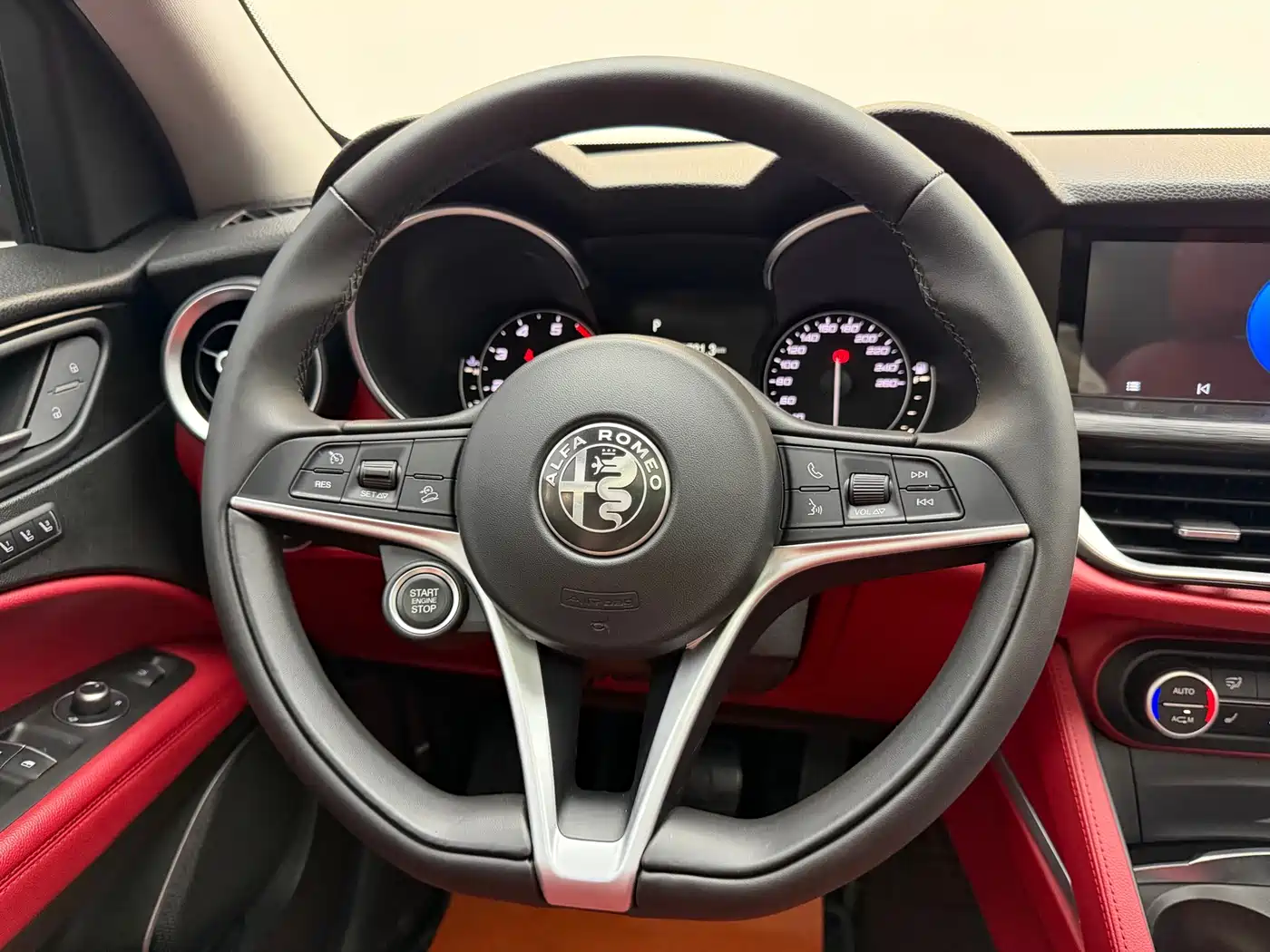 Alfa Romeo Stelvio 2019 2017 2.0T 200HP Elite