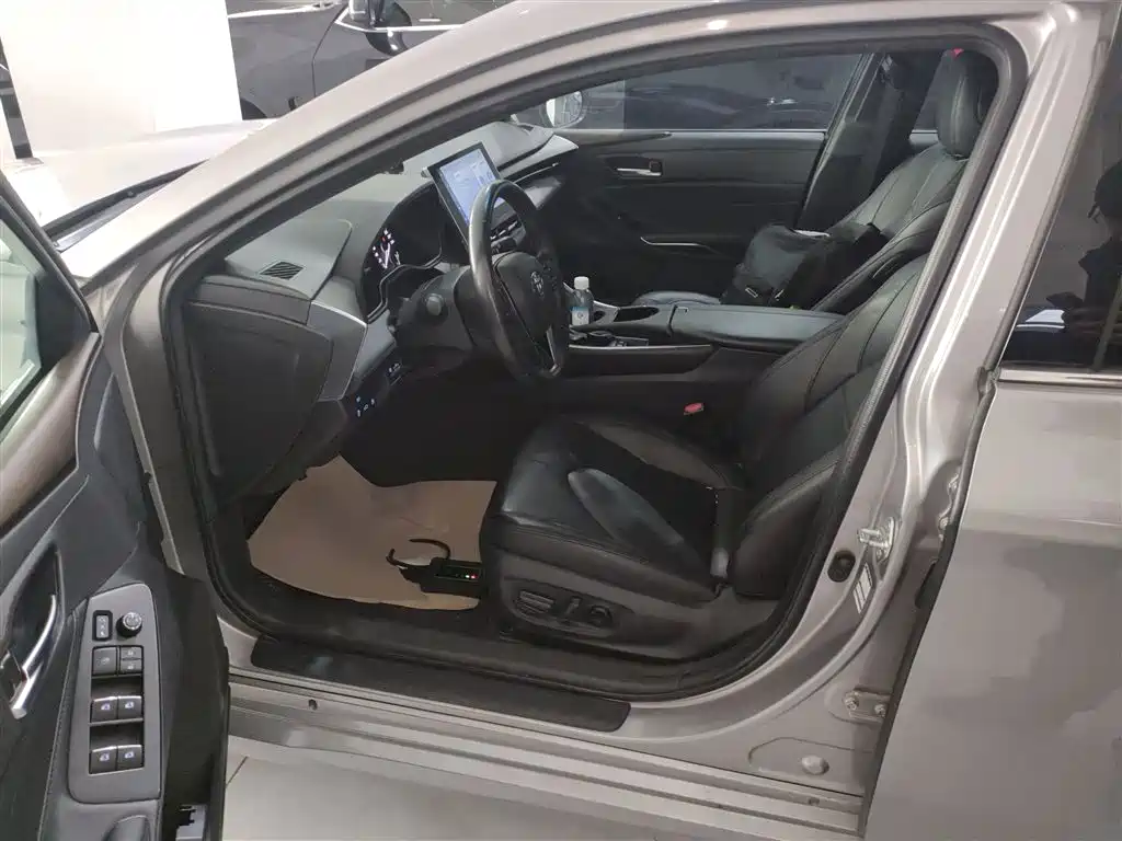 Toyota Avalon 2022 2.0L Luxury Edition фото 11