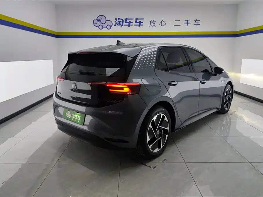 Volkswagen ID.3 2023 Upgraded Pure Intelligence Edition фото 3