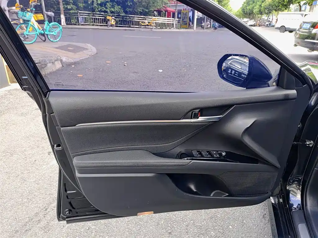Toyota Camry 2021 2.5S Feng Shang Edition фото 6