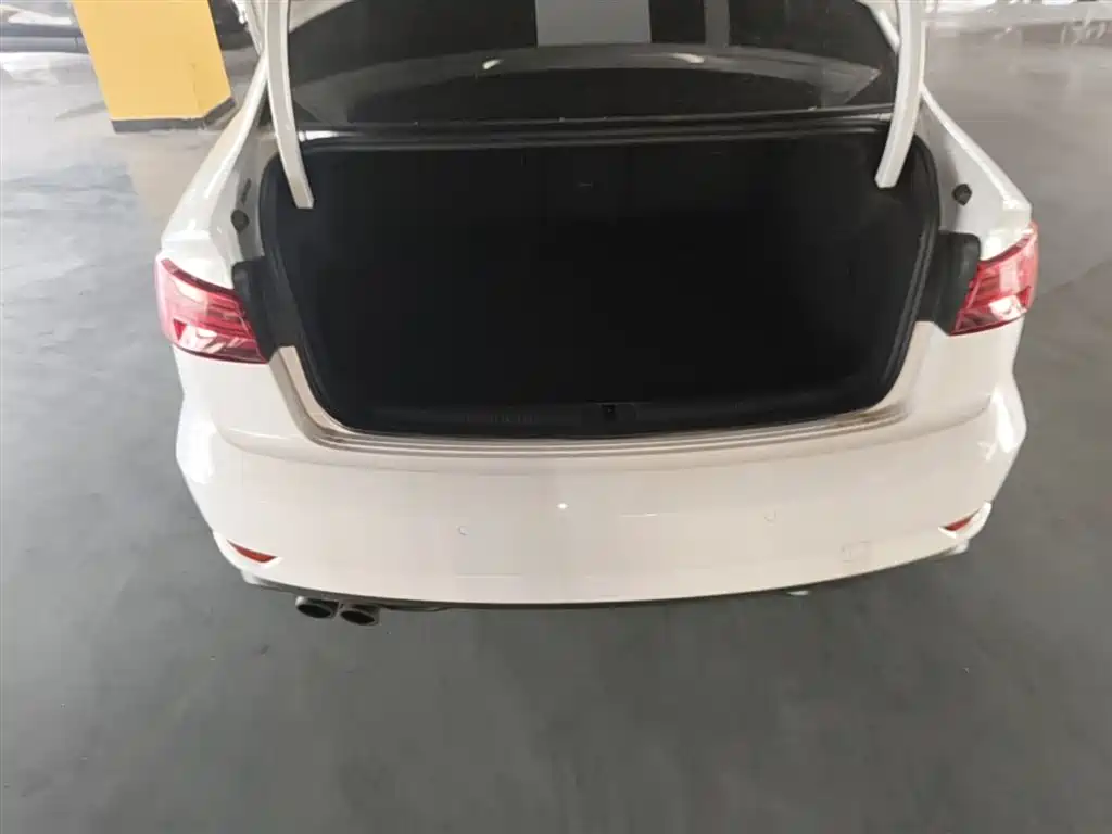 Audi A3 2018 30th Anniversary Limousine 35 TFSI Progressive фото 19
