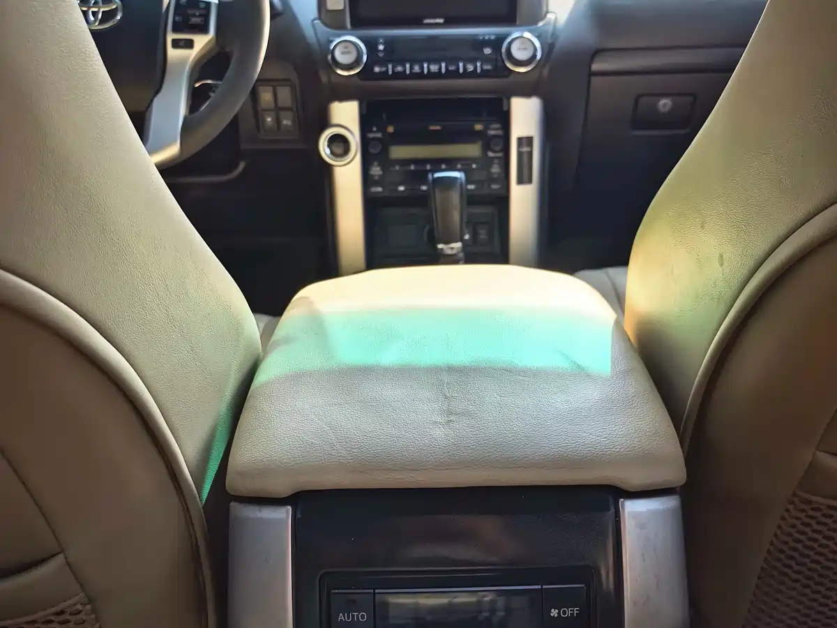 Toyota Prado 2010 4.0L Automatic TX-L фото 6