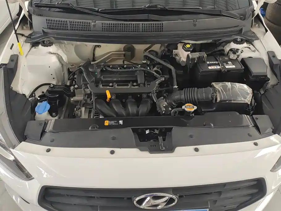 Hyundai Verna 2017 1.4L Manual Renewal Edition China VI фото 10