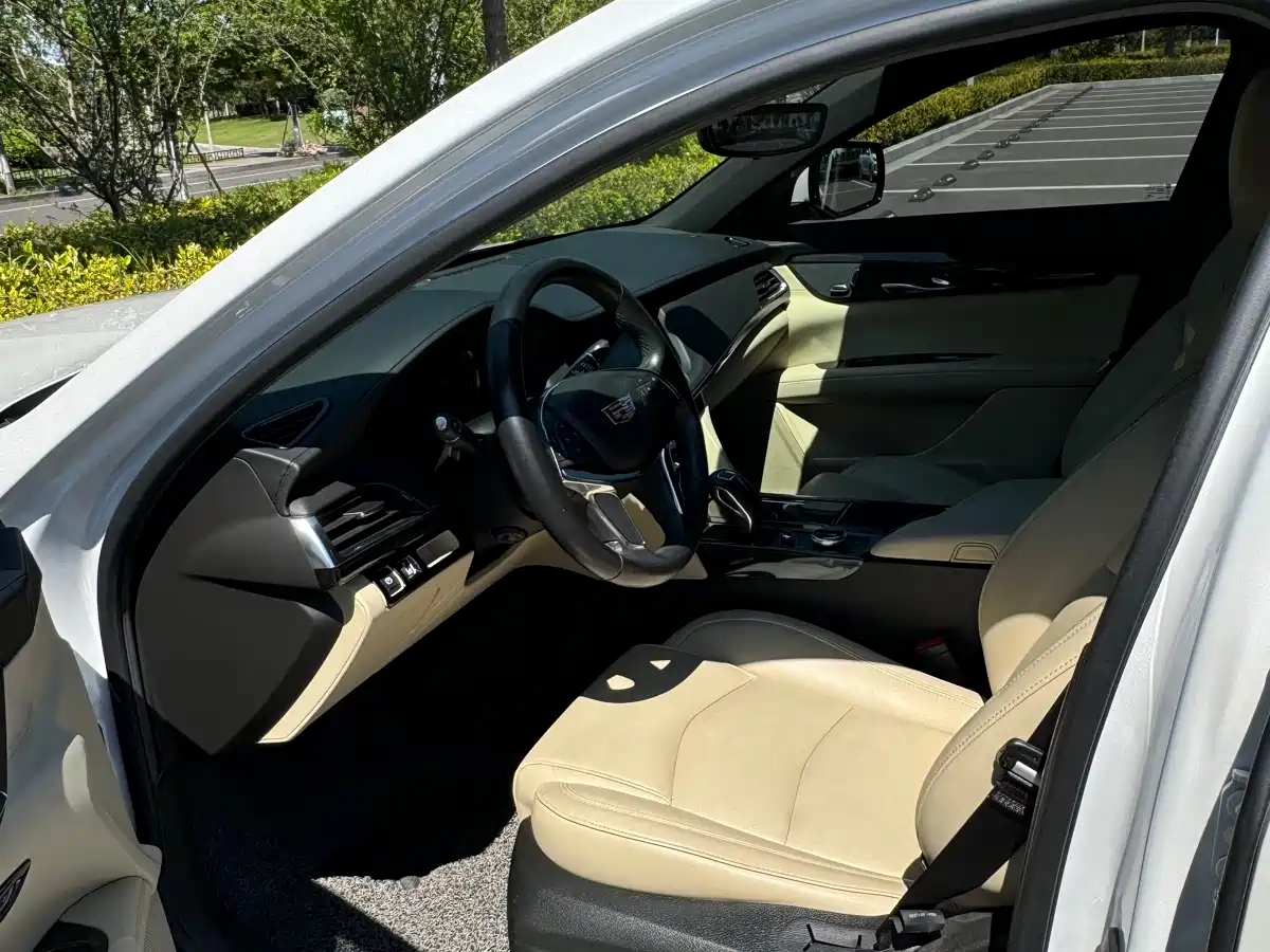Cadillac CT6 2019 28T Fashion Model фото 16