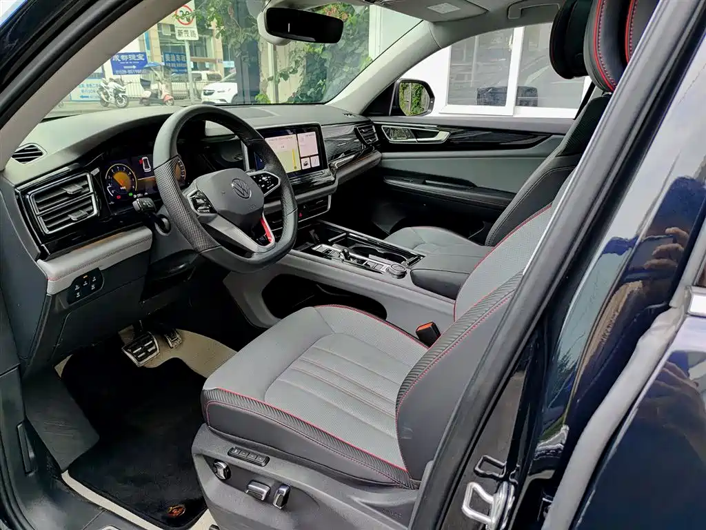 Volkswagen Teramont 2024 Teramont X 380TSI 4WD Premium Luxury Edition фото 7