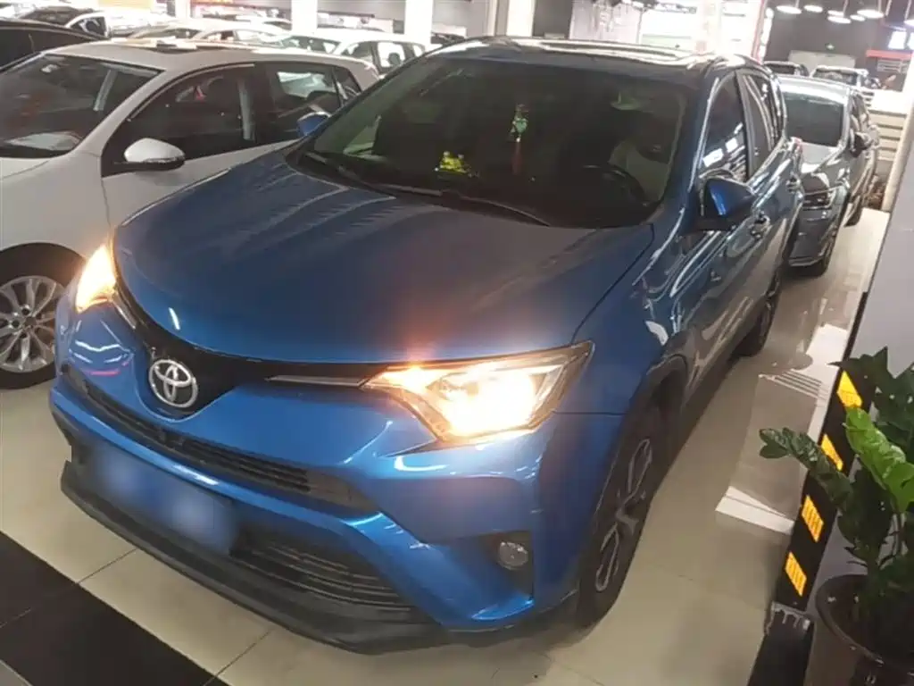 Toyota RAV4 Rongfang 2016 2.0L CVT 2WD Trend (China V) фото 2