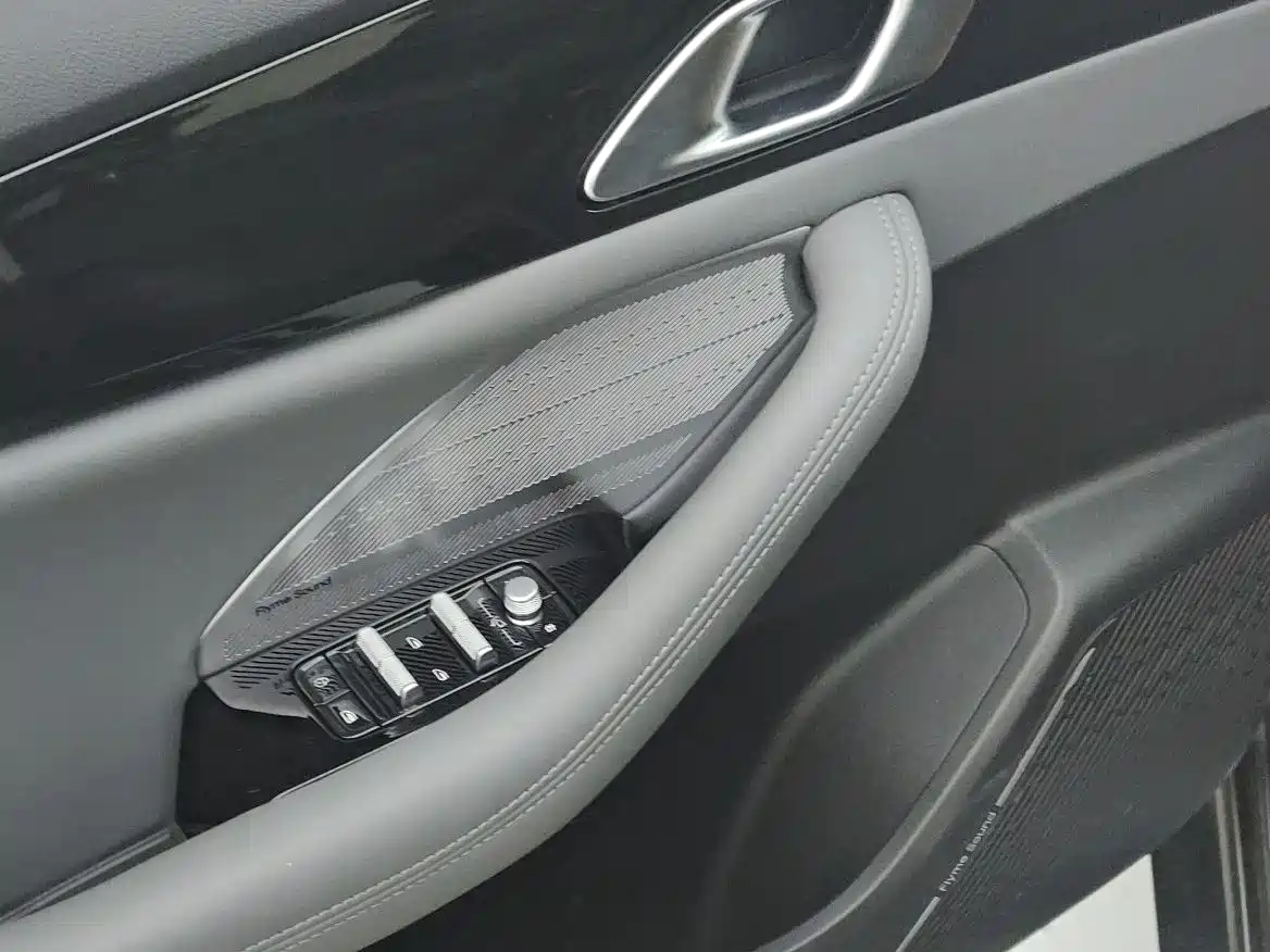 Geely Galaxy Galaxy A7 2025 EM-i 150km Explorer+ Edition фото 14