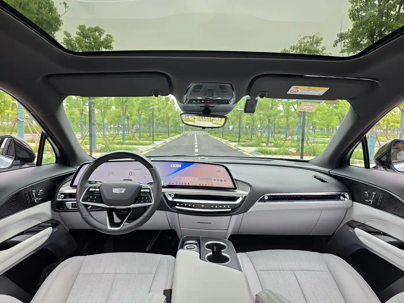 Cadillac IQ Rui Ge 2022 RWD Long Range Luxury Edition фото 17