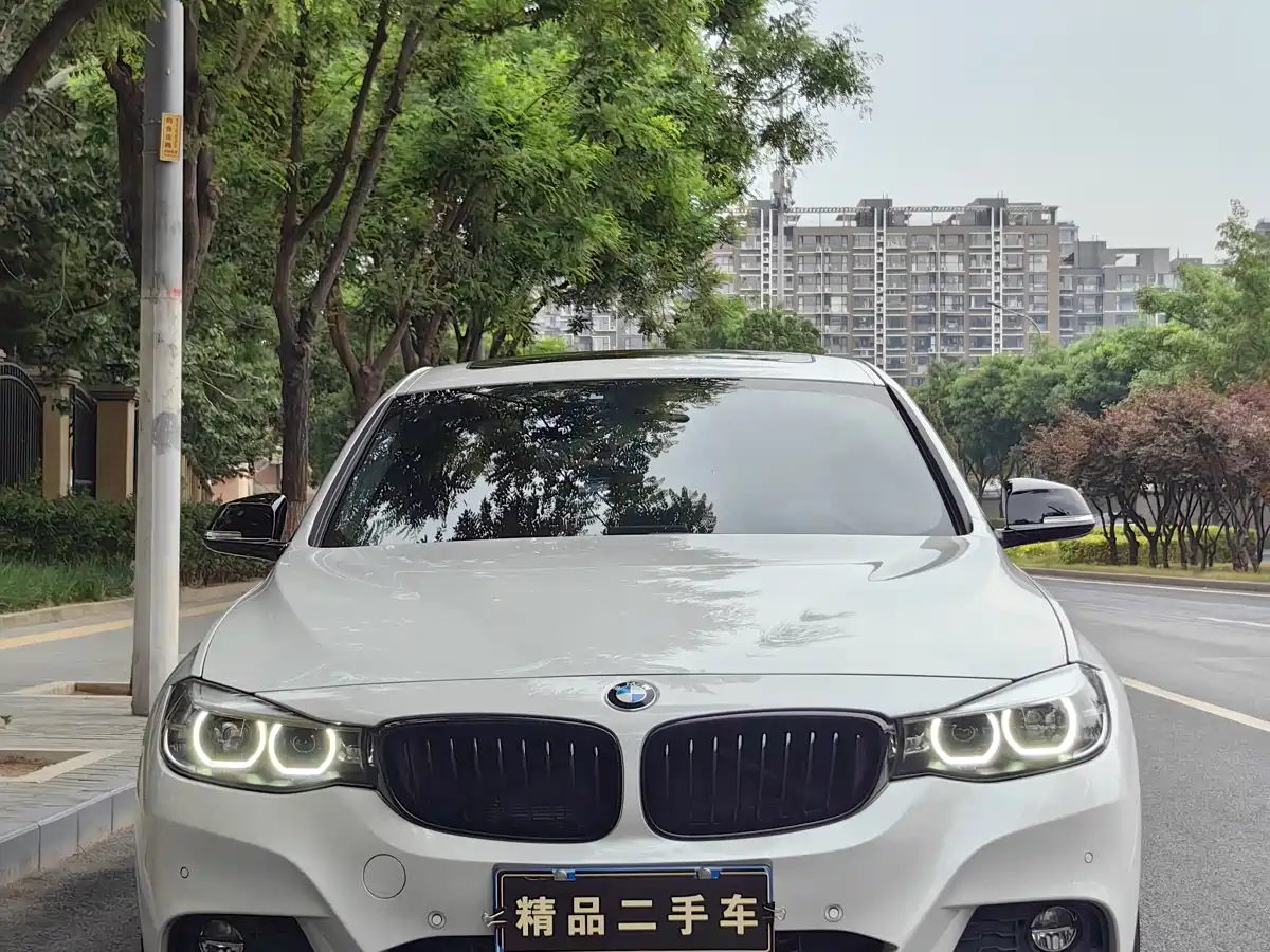 BMW 3 Series GT 2020 320i M Sport Black Night Edition фото 4