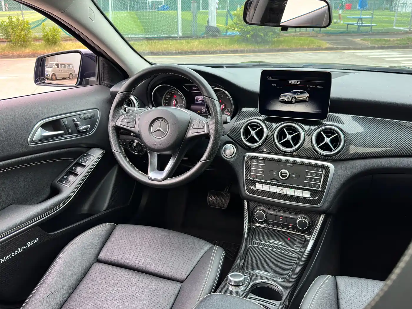 Mercedes-Benz GLA 2018 GLA 200 Dynamic фото 18