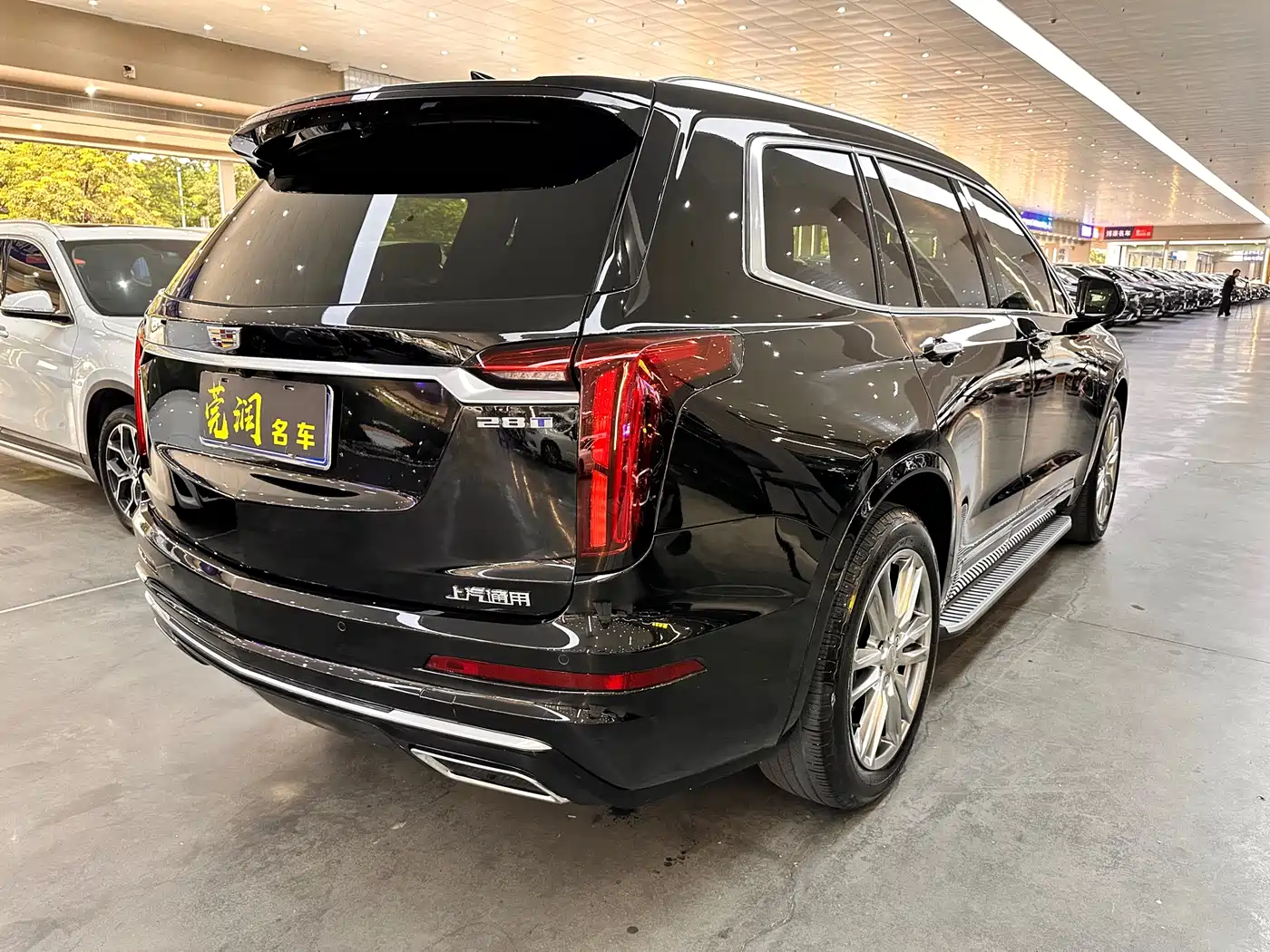 CADILLAC XT6