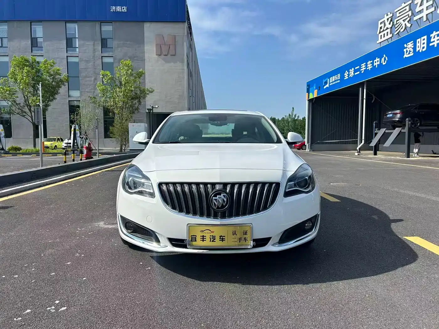 Buick Regal 2015 2.0L Elite Fashion Model фото 2