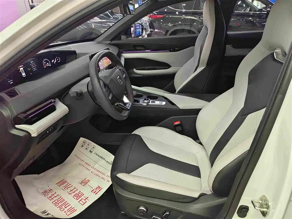 Changan UNI-V iDD 2024 2024 Blue Whale Smart iDD 136km Smart Premium