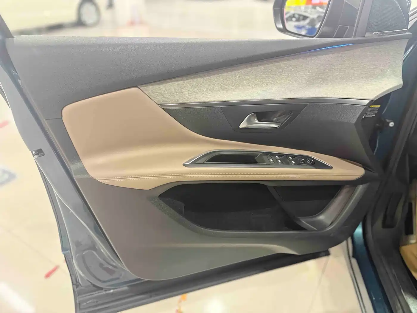 Peugeot 5008 2017 380THP 7-Seater Luxury GT Edition фото 7