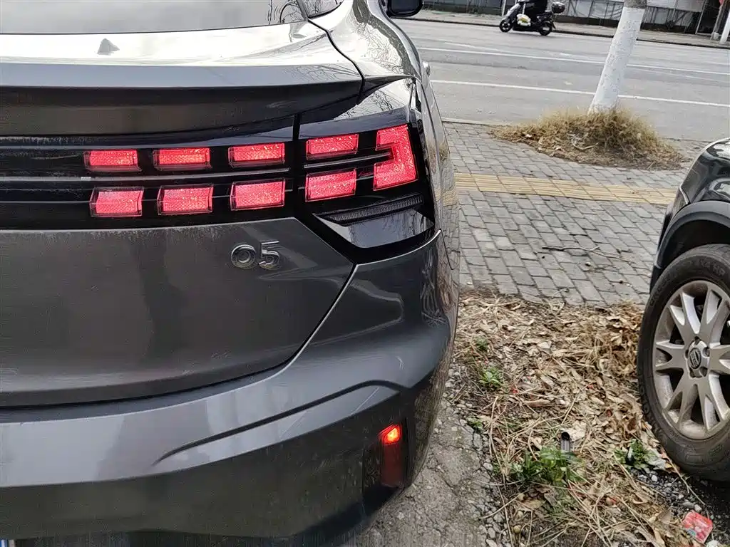 Lynk & Co 05 2020 2.0TD 2WD Shine Halo фото 8