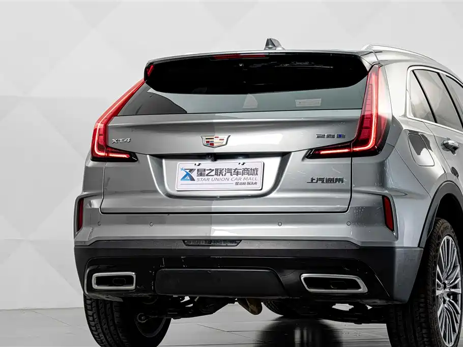 صورة 7 - Cadillac XT4