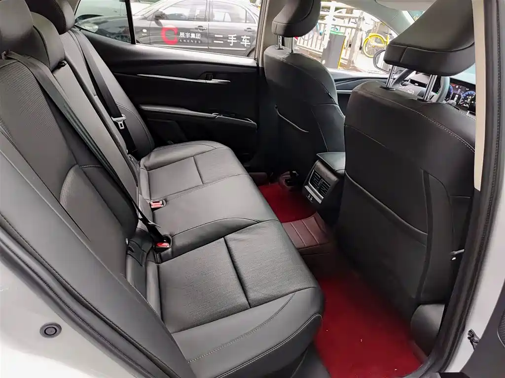 Toyota Camry 2024 Hybrid 2.0HG Premium Edition фото 11