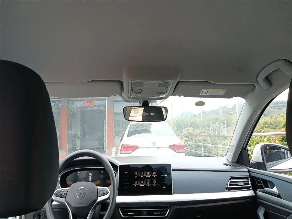 Volkswagen Lavida 2023 1.5L Auto Delight Edition фото 8