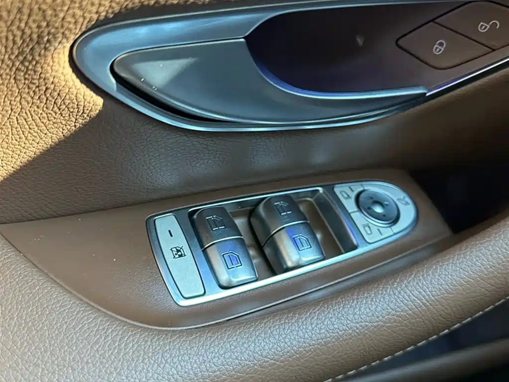 Mercedes-Benz E-Class 2020 E 300 L Fashion фото 7