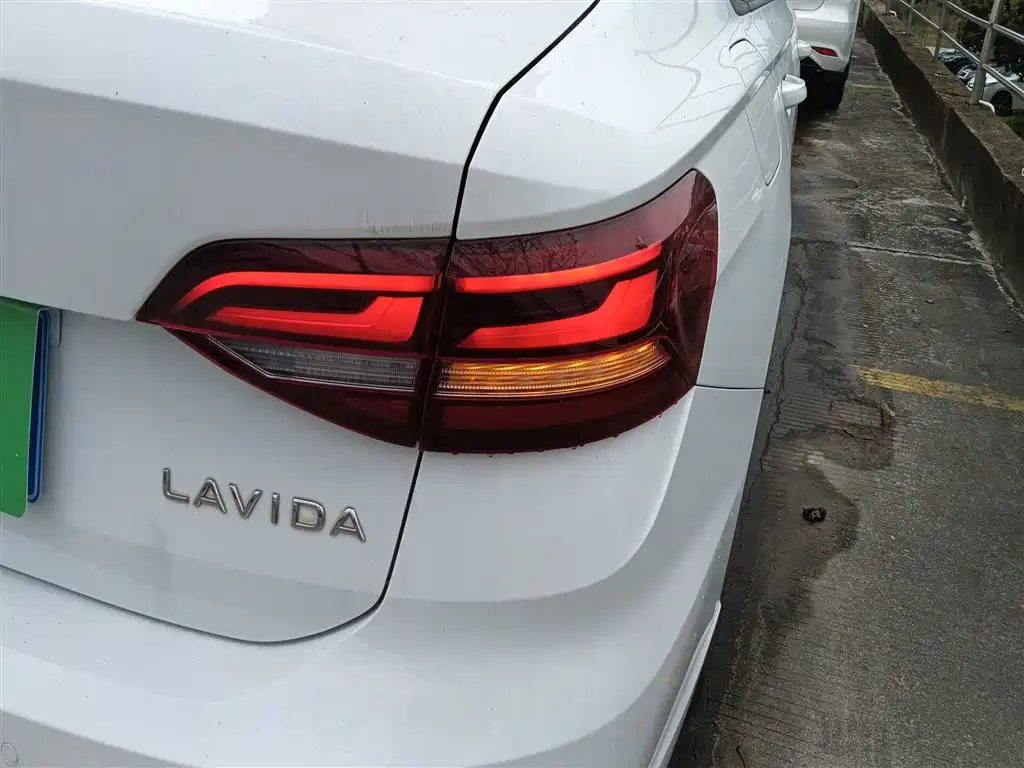 Volkswagen Lavida 2023 1.5L Auto Delight Edition фото 19