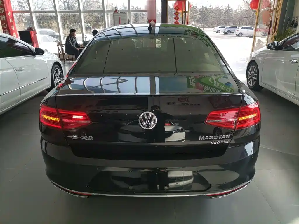 Volkswagen Magotan 2019 330TSI DSG Luxury Class China VI фото 4