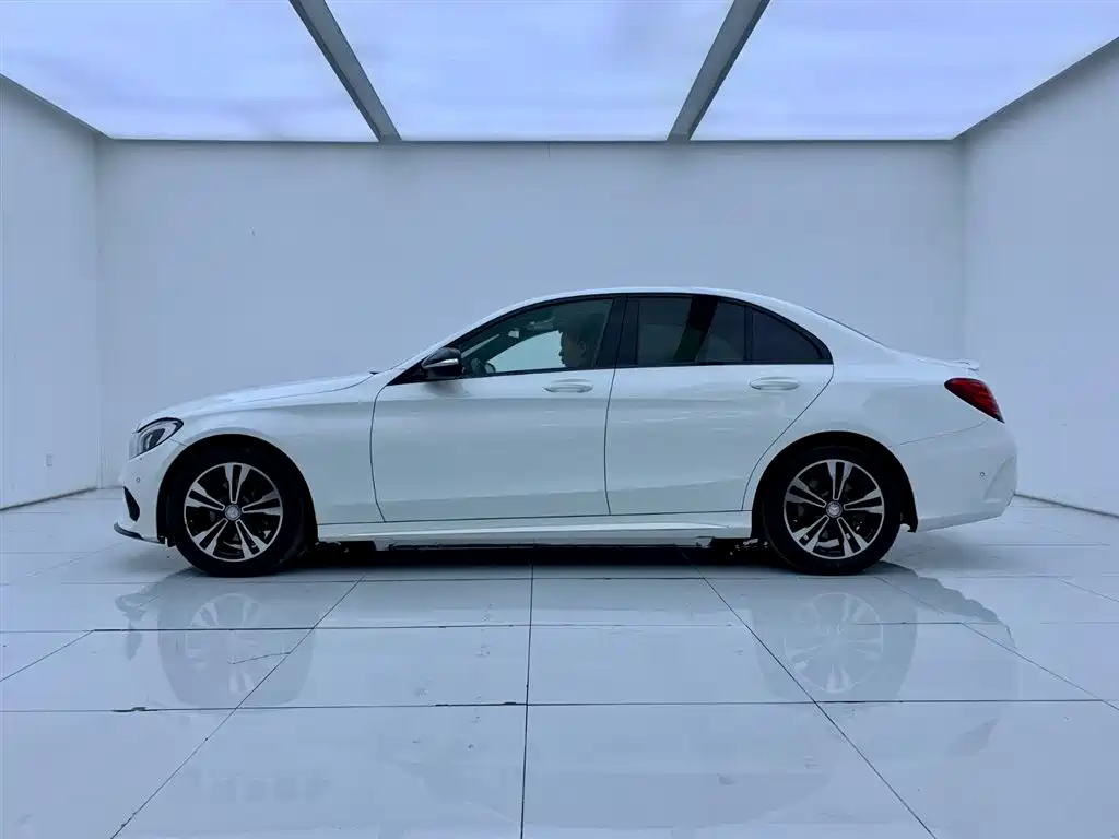 Mercedes-Benz C-Class 2017 Facelift C 200 Sport Edition фото 3